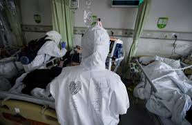 ISLAMABAD: A new case of Corona virus has surfaced in Pakistan, a woman in Corona was shifted to a ventilator when the condition worsened.