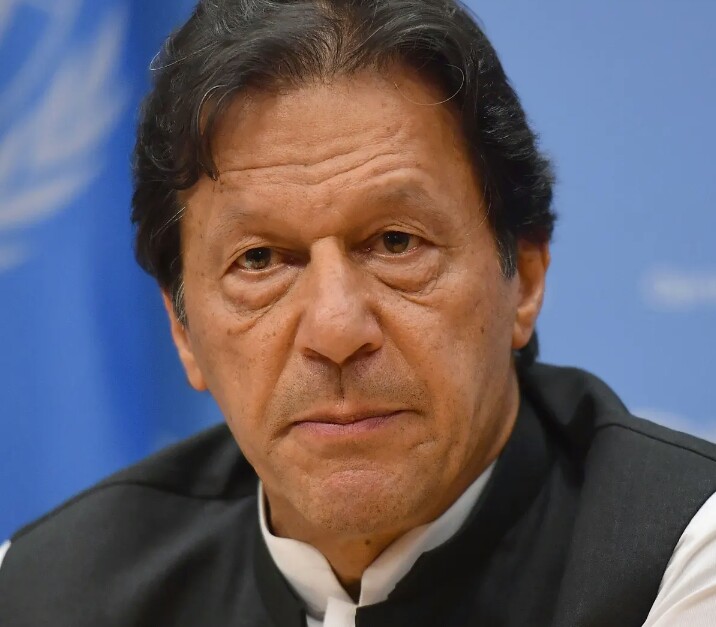 ISLAMABAD: Prime Minister Imran Khan has hinted at bringing a constitutional amendment to make the Senate election an open ballot.