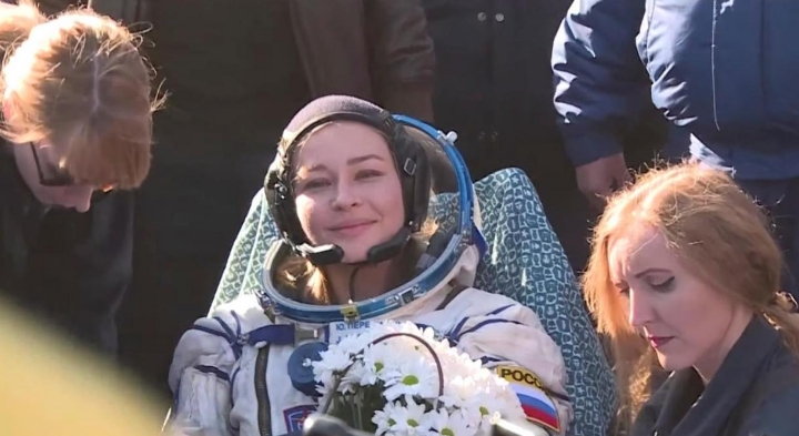 Shooting of the after first film in space, the Russian crew returned to Earth.