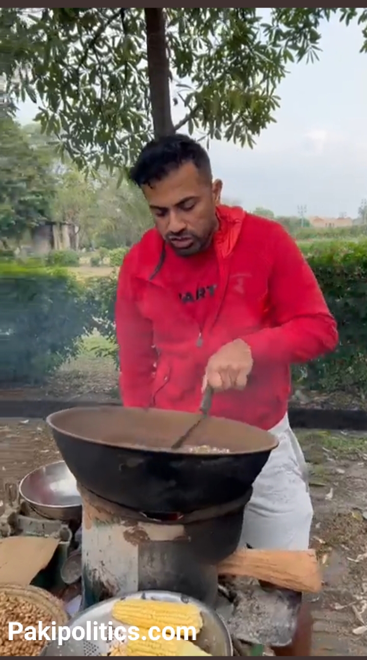 Lahore fast bowler Wahab Riaz started roasting lentils on the side of the road. His video went viral.