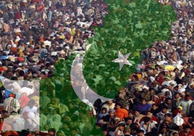 The population of Pakistan reached close to 25 crores.