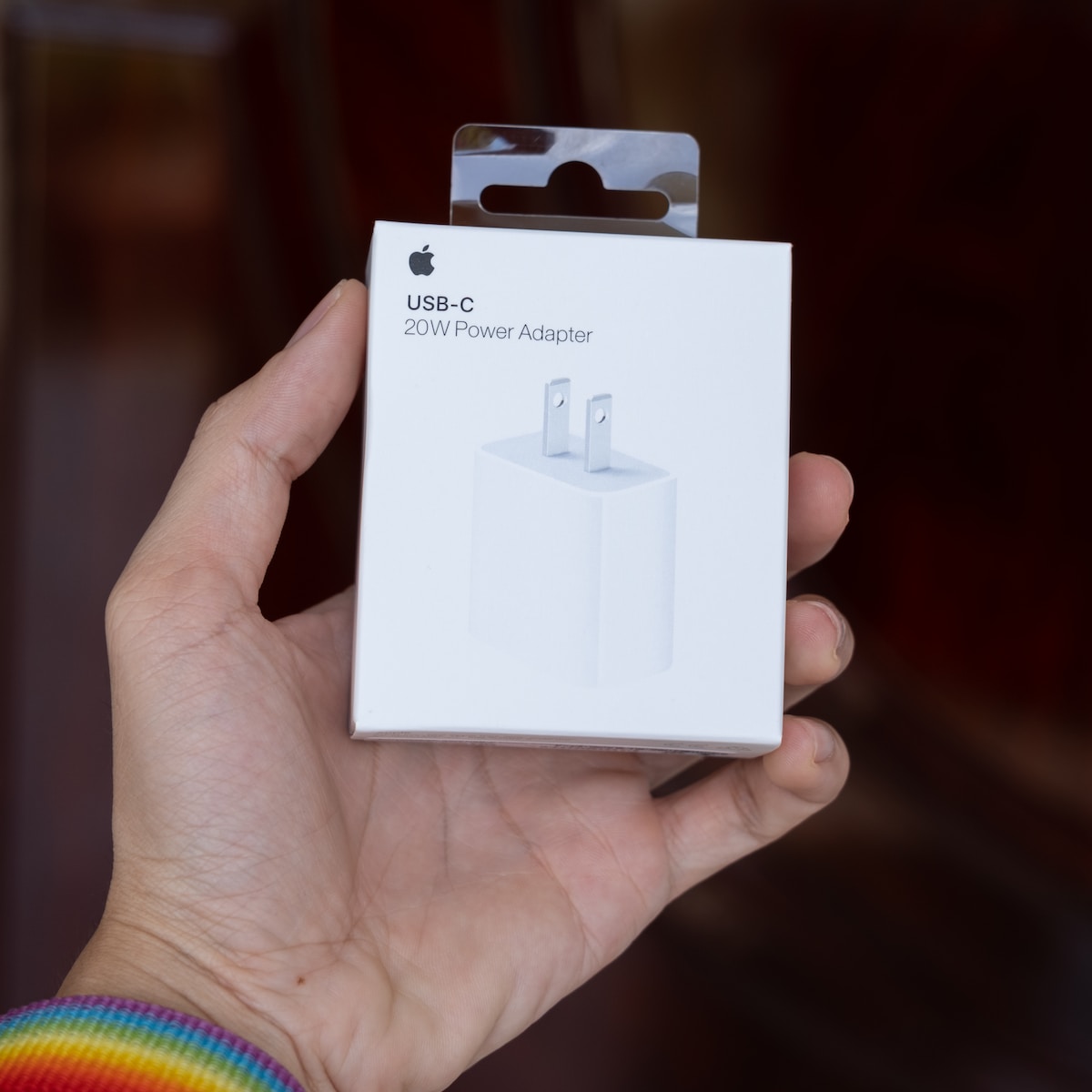 white apple lightning to usb cable