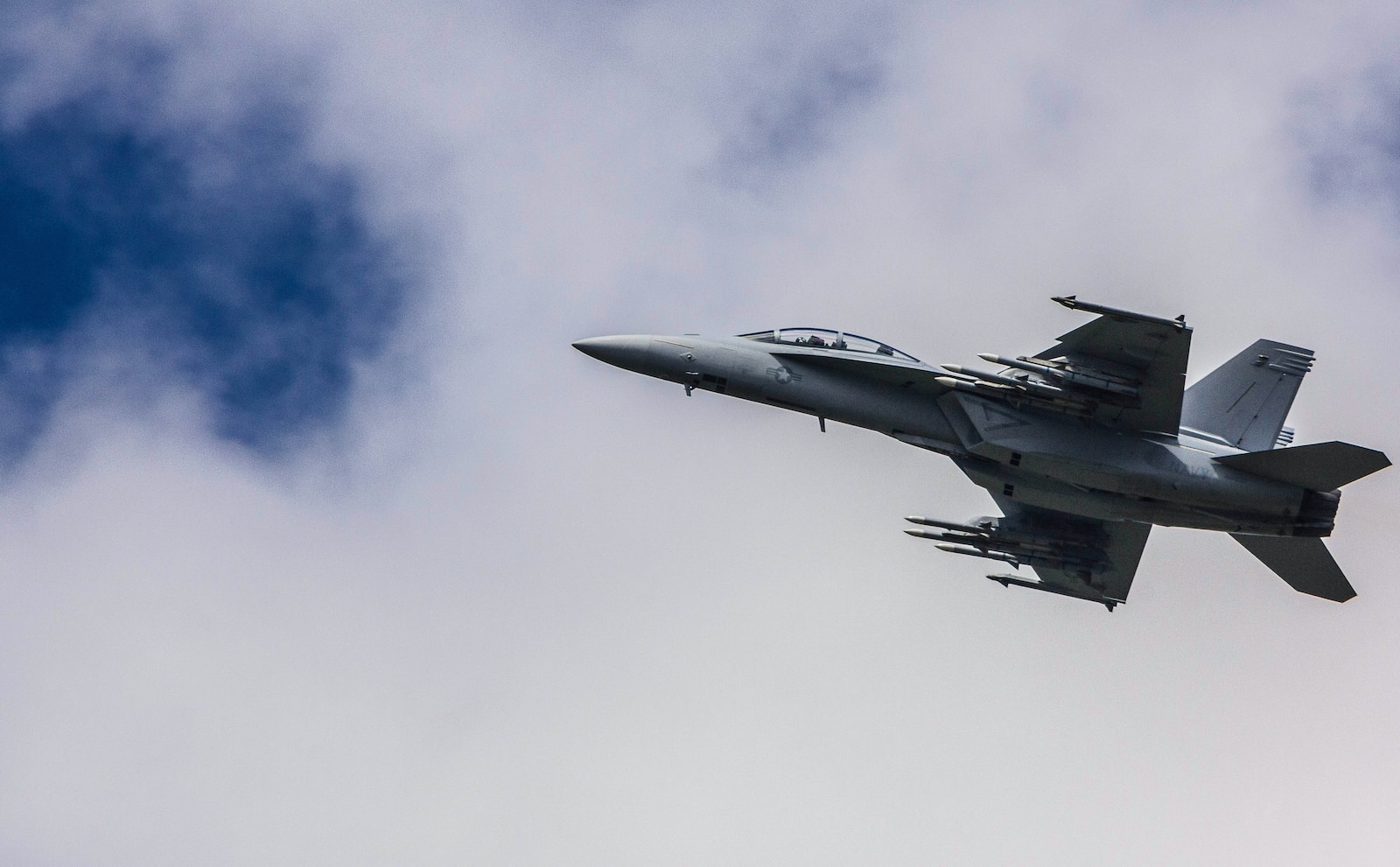Hamas widened its targets to target Israeli F-16 planes.